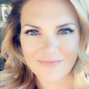 Meet your Posher, Dannielle